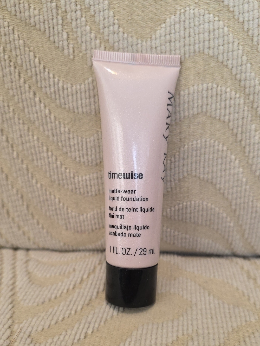 Mary Kay TimeWise Matte-Wear Liquid Foundation - Ivory 3 For Combo To Oily Skin
